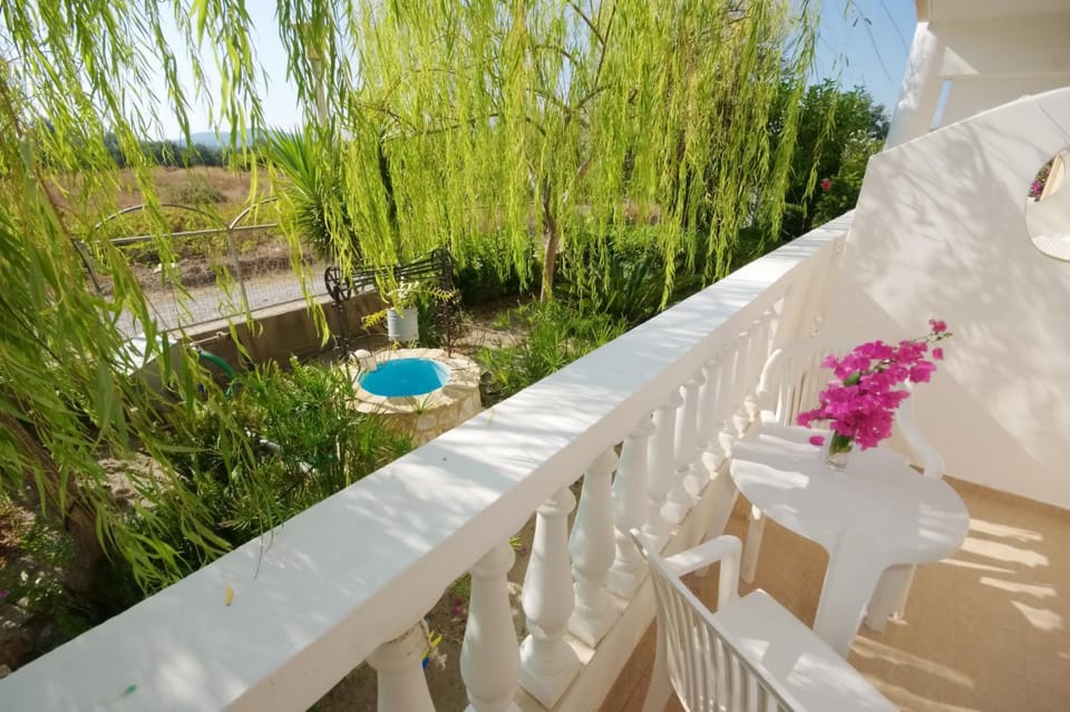Balcony/Terrace, Garden view