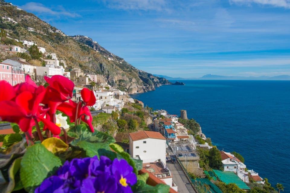 City view, Sea view