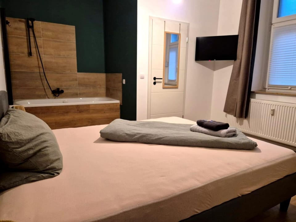 TV and multimedia, Photo of the whole room, Bath