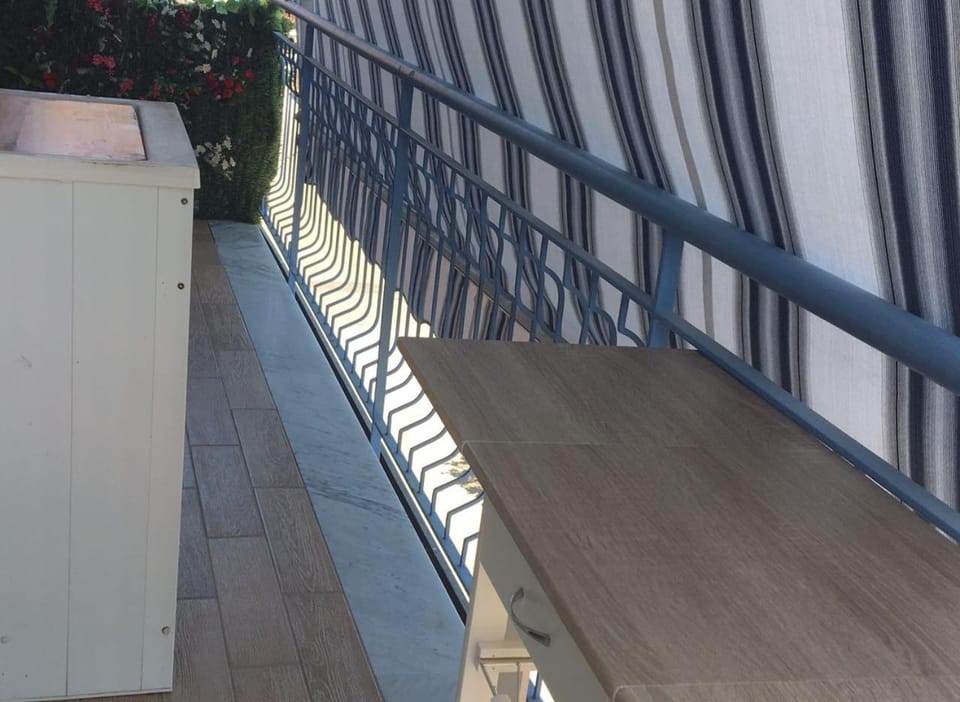 Property building, Balcony/Terrace