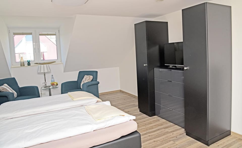Photo of the whole room, Decorative detail, Bedroom