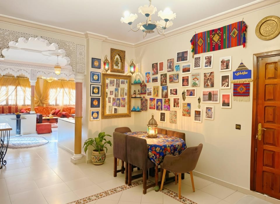 Living room, Decorative detail, Seating area, Dining area