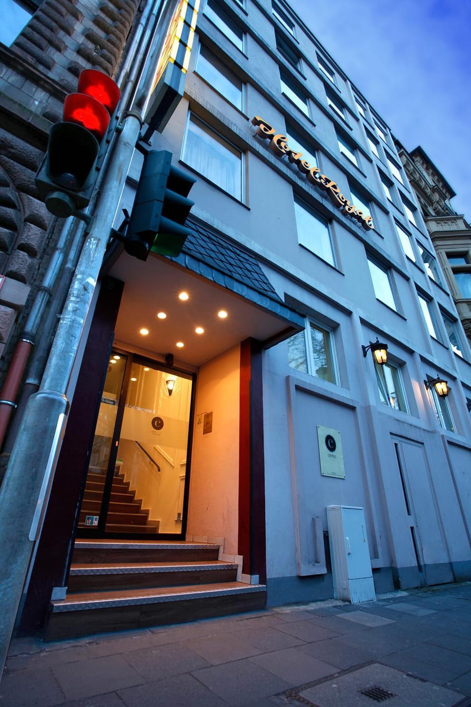 Facade/entrance