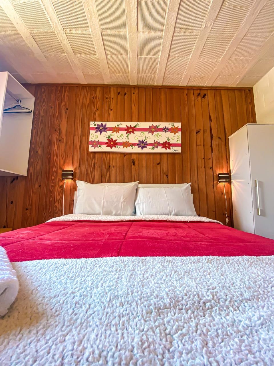 Bed, Bedroom, wardrobe, air conditioner