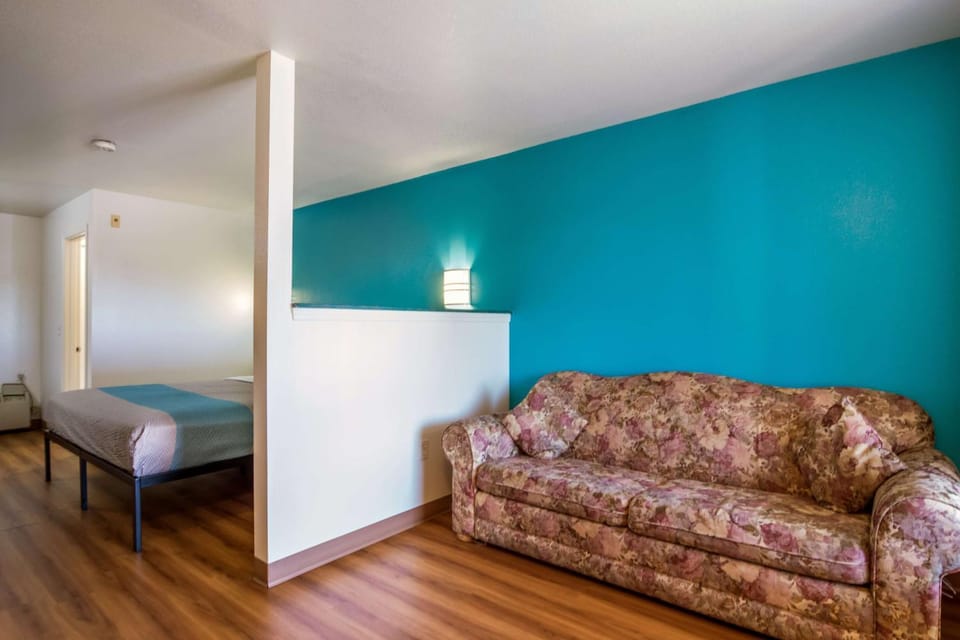 Photo of the whole room, Seating area, On site