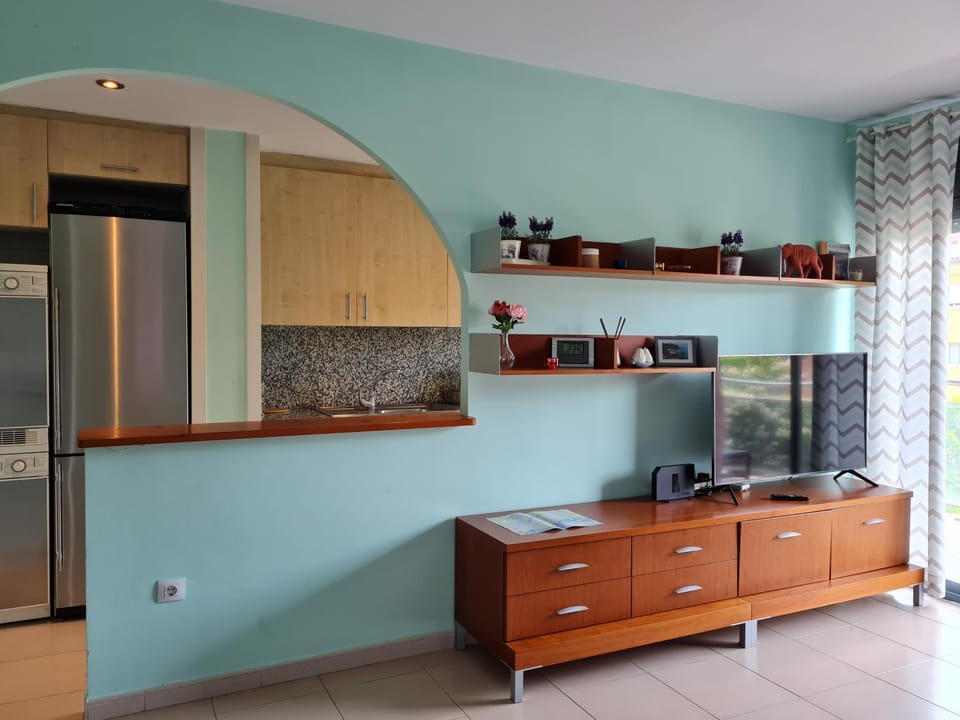 Communal lounge/ TV room, TV and multimedia, Coffee/tea facilities, Kitchen or kitchenette