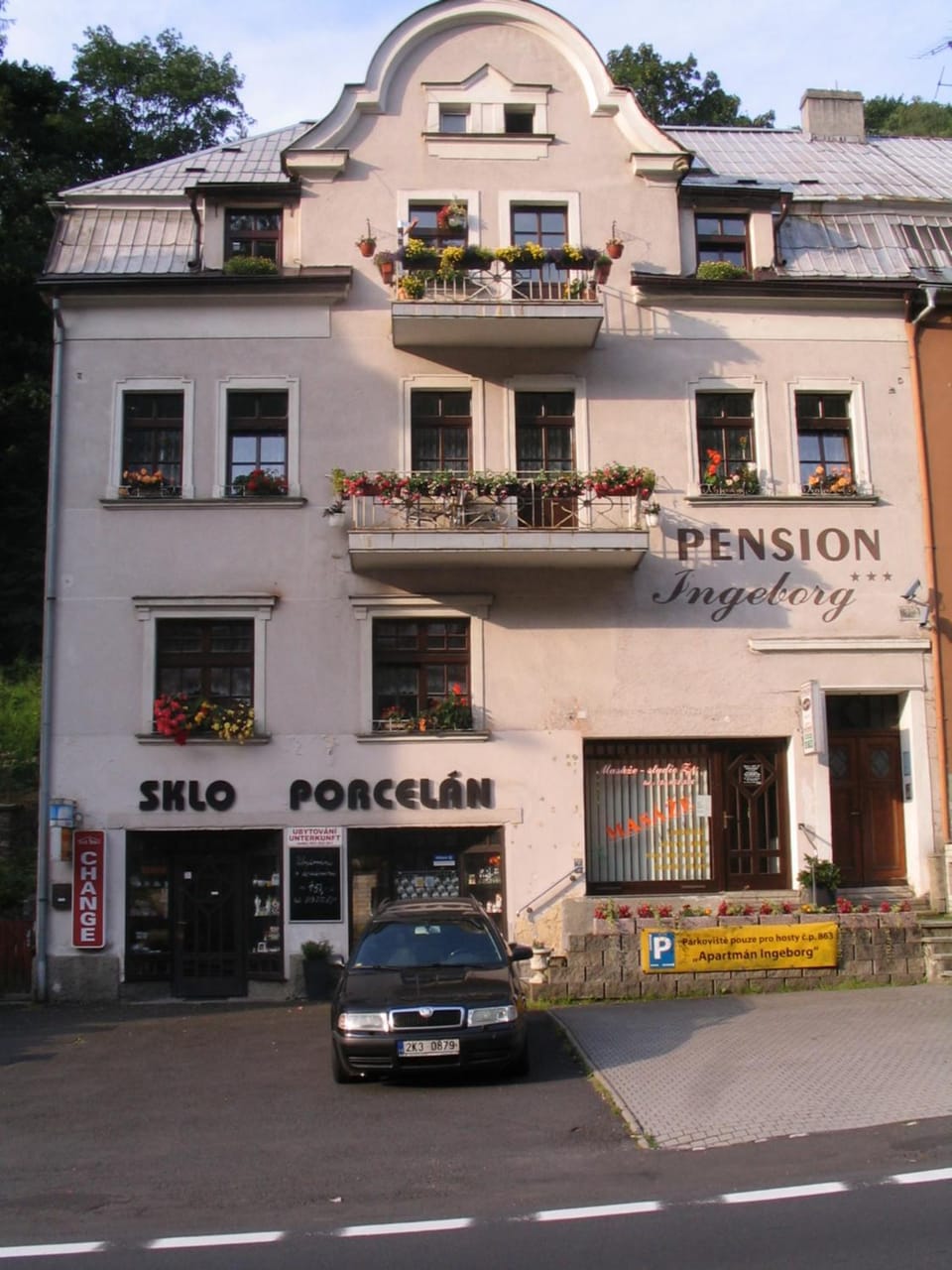 Property building, Facade/entrance