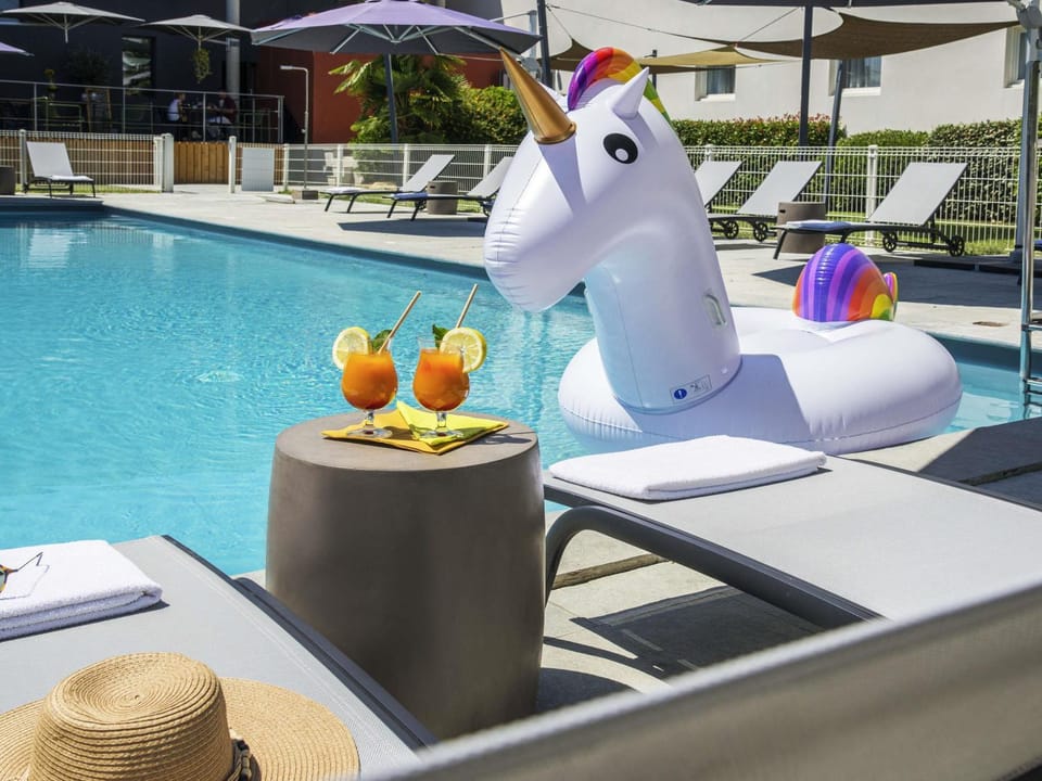 Pool view, Swimming pool