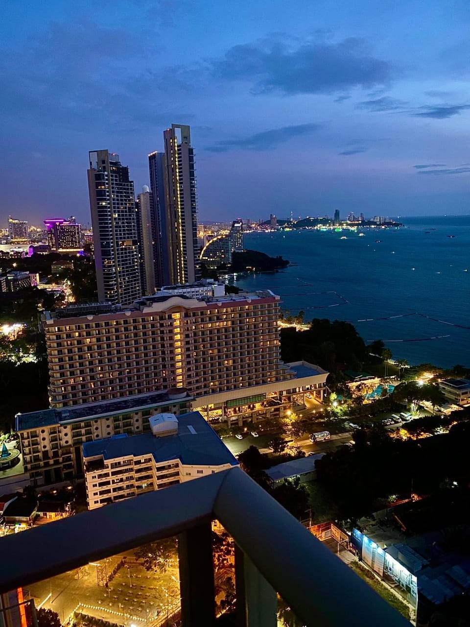 Lux SL Luxury Style of Life 3 Apartment in Pattaya City