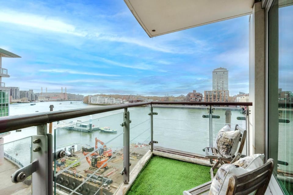 Patio, View (from property/room), Balcony/Terrace, City view, River view