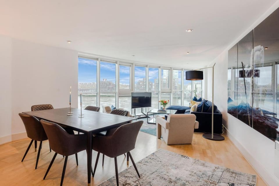 TV and multimedia, Living room, Seating area, Dining area, Evening entertainment