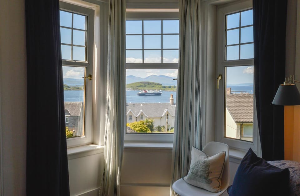 Natural landscape, Bedroom, Mountain view, Sea view