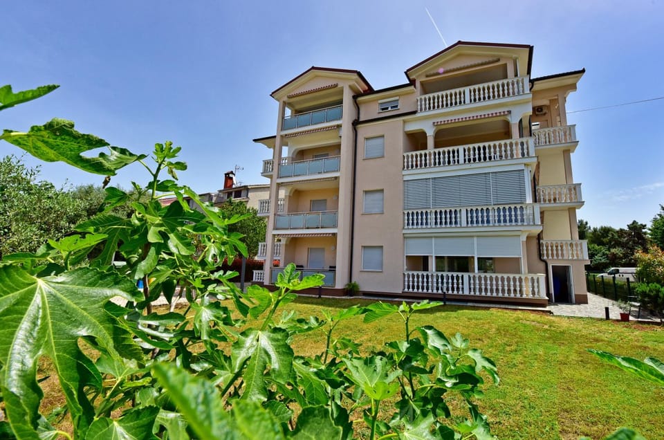 Property building, Garden