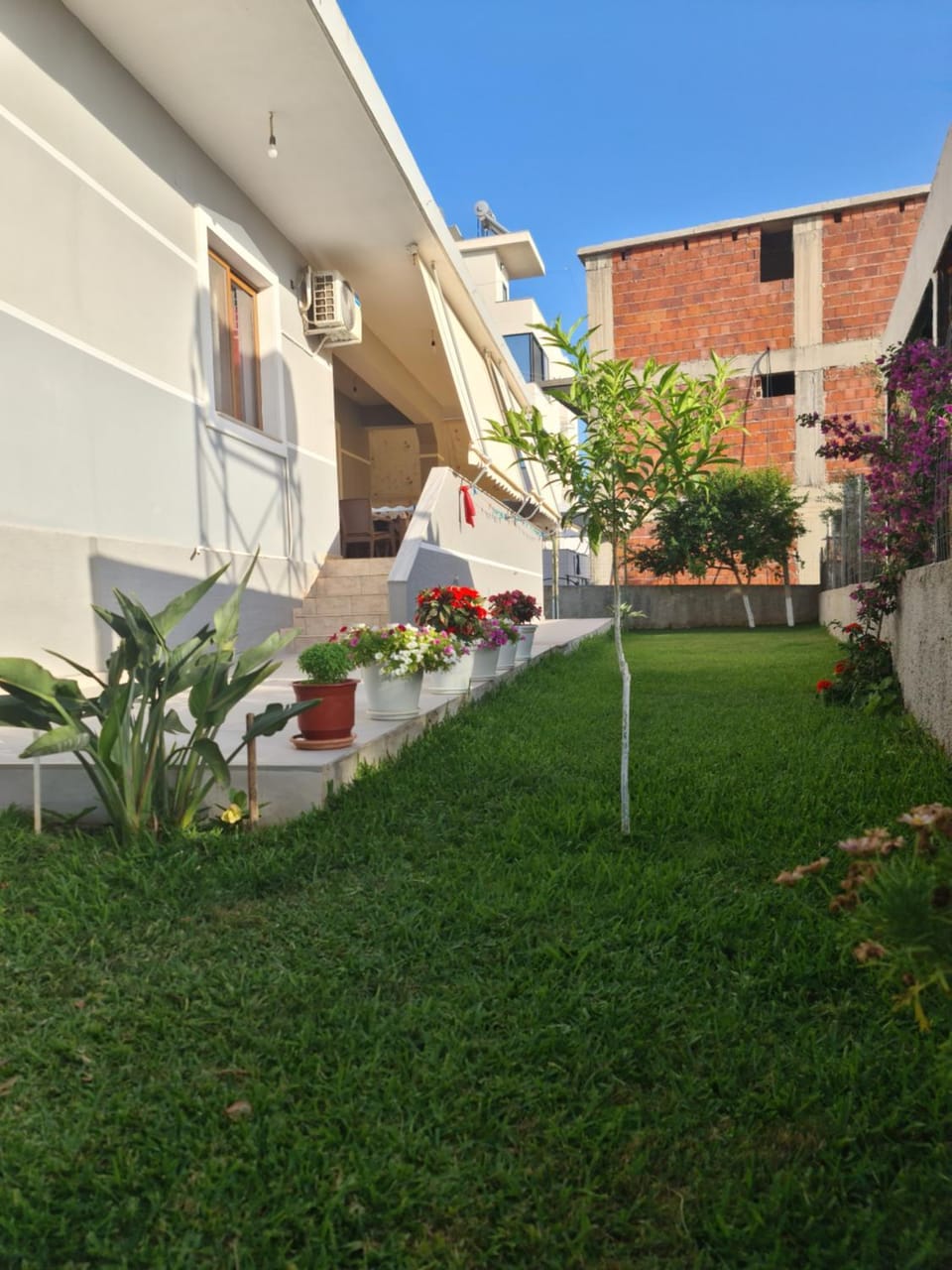 Dema Guesthouse Apartment in Ksamil