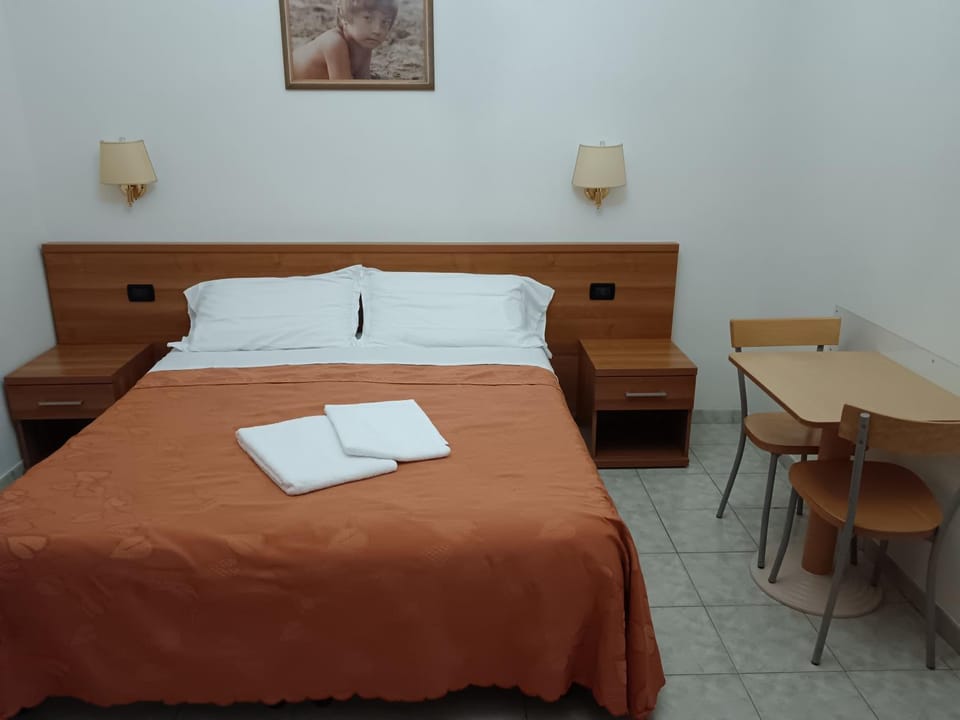 Bed, Photo of the whole room, Bedroom, towels, air conditioner