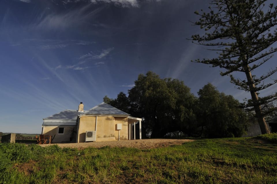 Peppermint Farm Cottage House in McLaren Vale