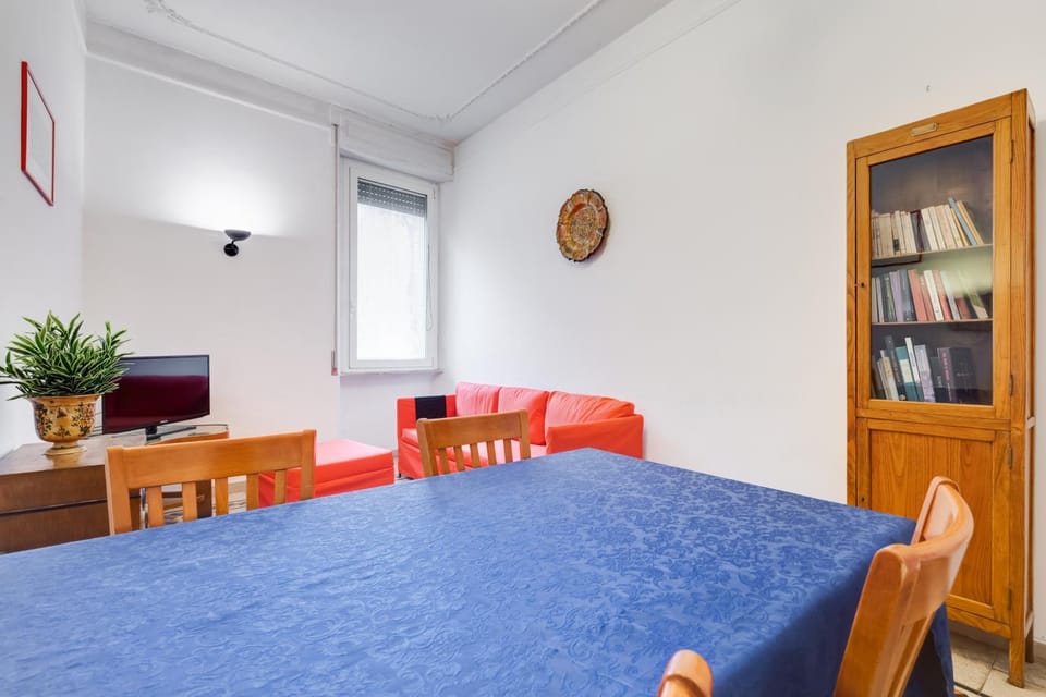 Living room, Photo of the whole room