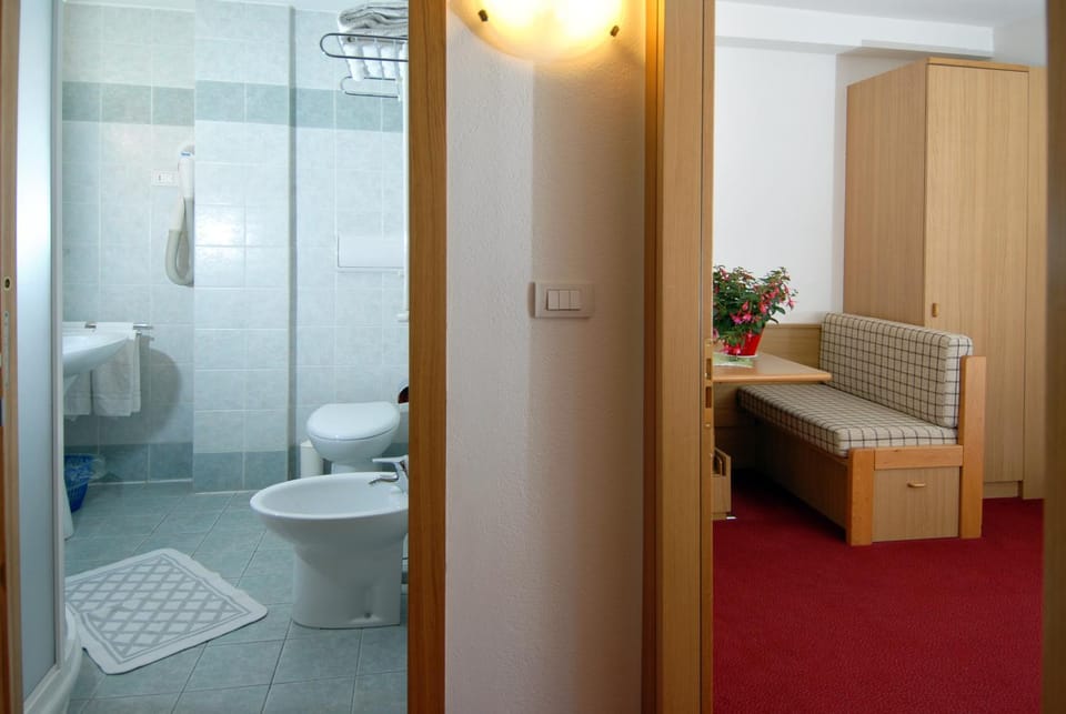 Bathroom, Seating area