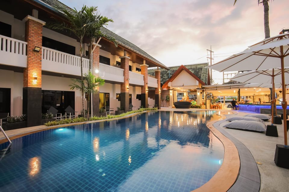 Property building, Pool view, Swimming pool, sunbed