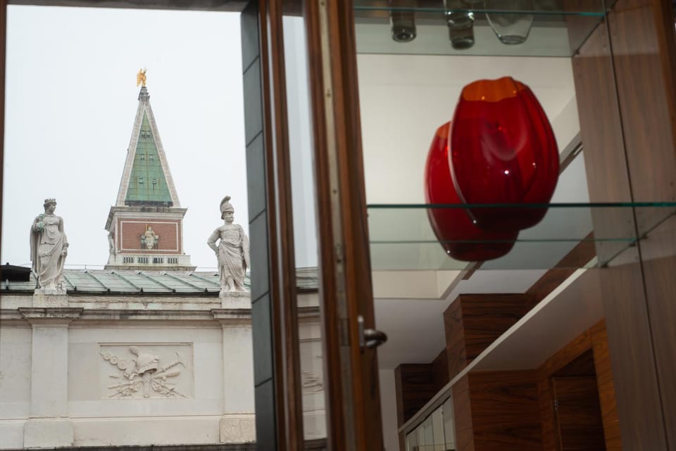 Nearby landmark, View (from property/room)