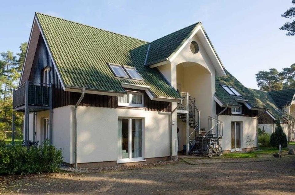 Property building, Facade/entrance, Garden