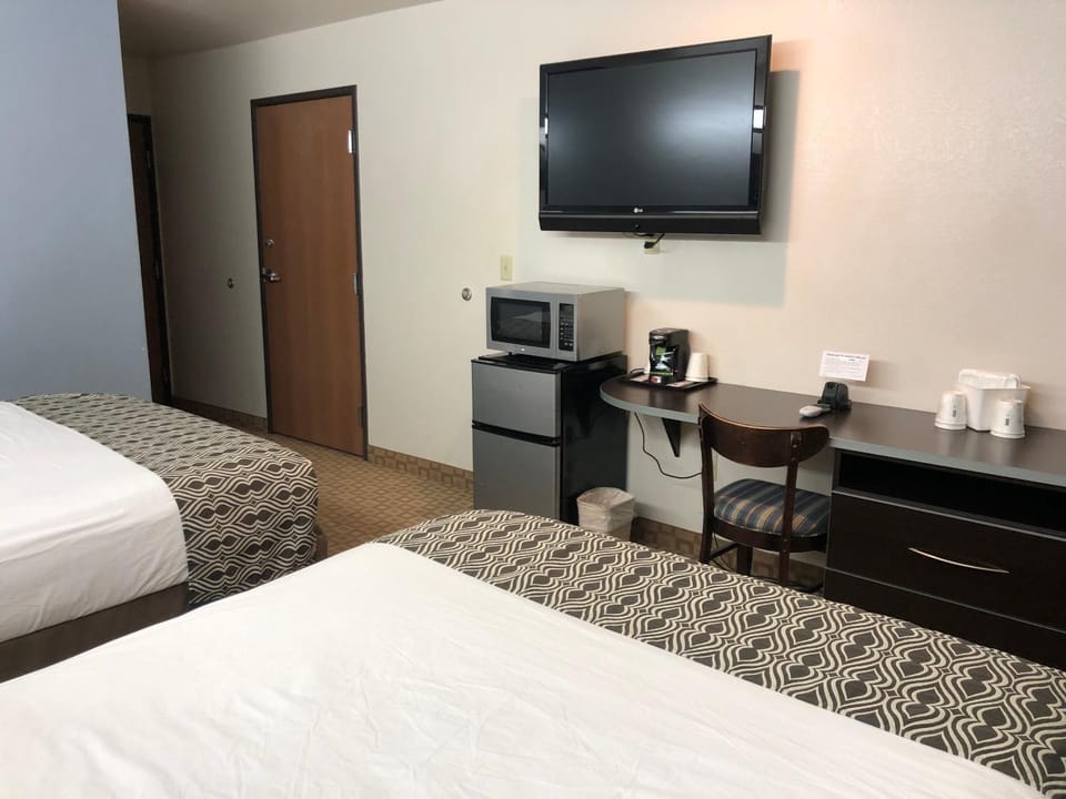 Bed, TV and multimedia, Coffee/tea facilities, Dining area, Bedroom, hair dresser, minibar