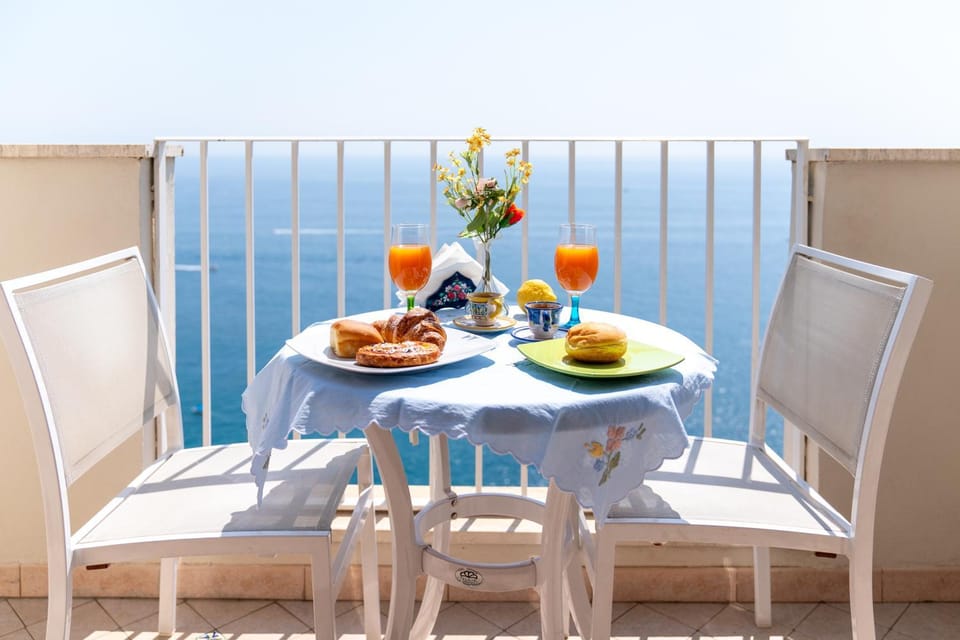 Food and drinks, Dining area, Food, Sea view, Sea view, Breakfast, Drinks