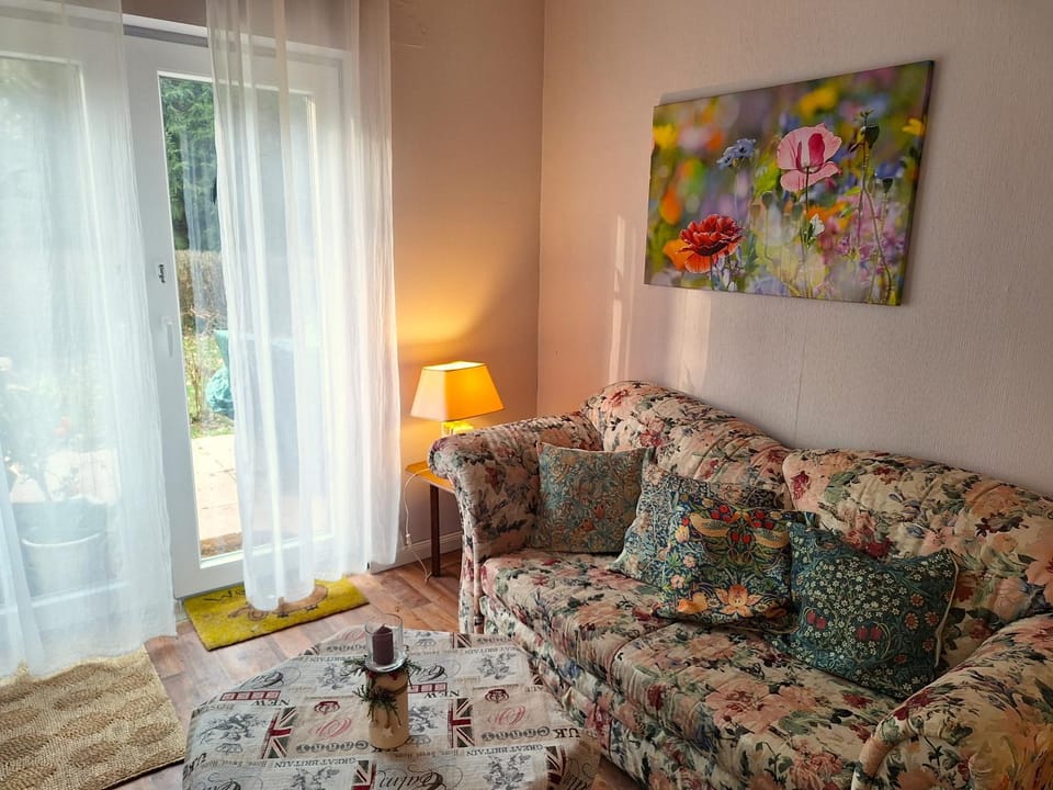 Living room, Photo of the whole room, Seating area