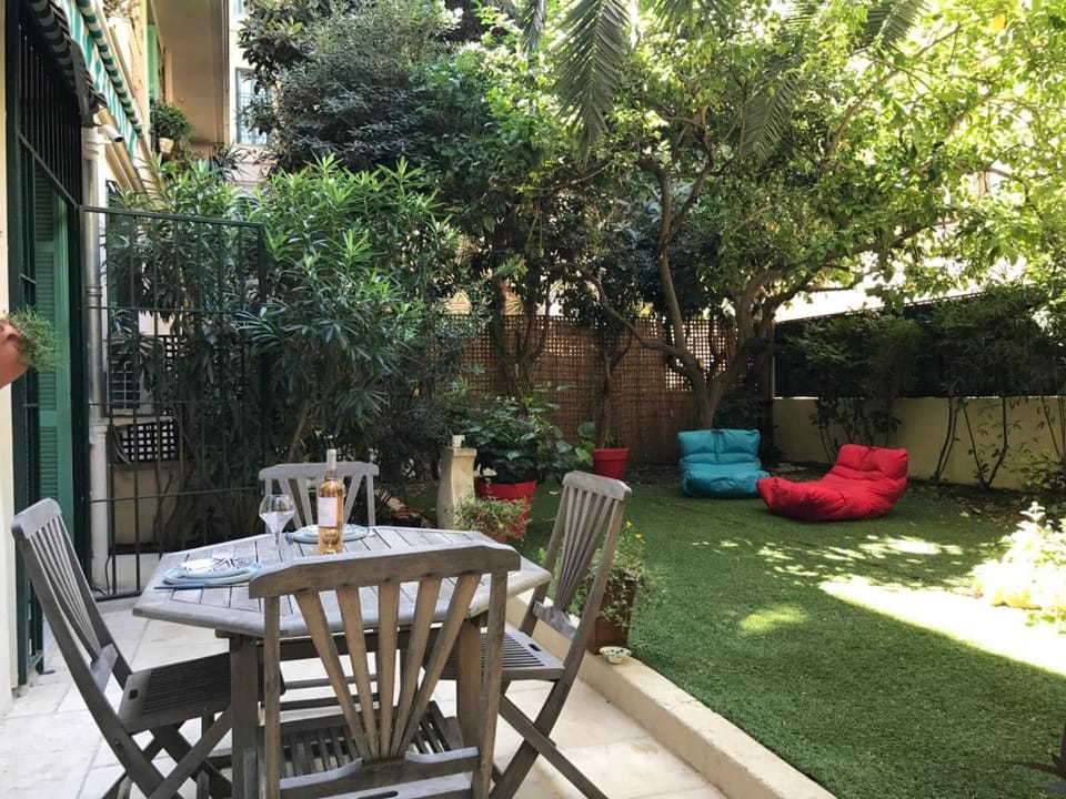 Homelivia, Luxueux Appartement avec Jardin privé Apartment in Nice