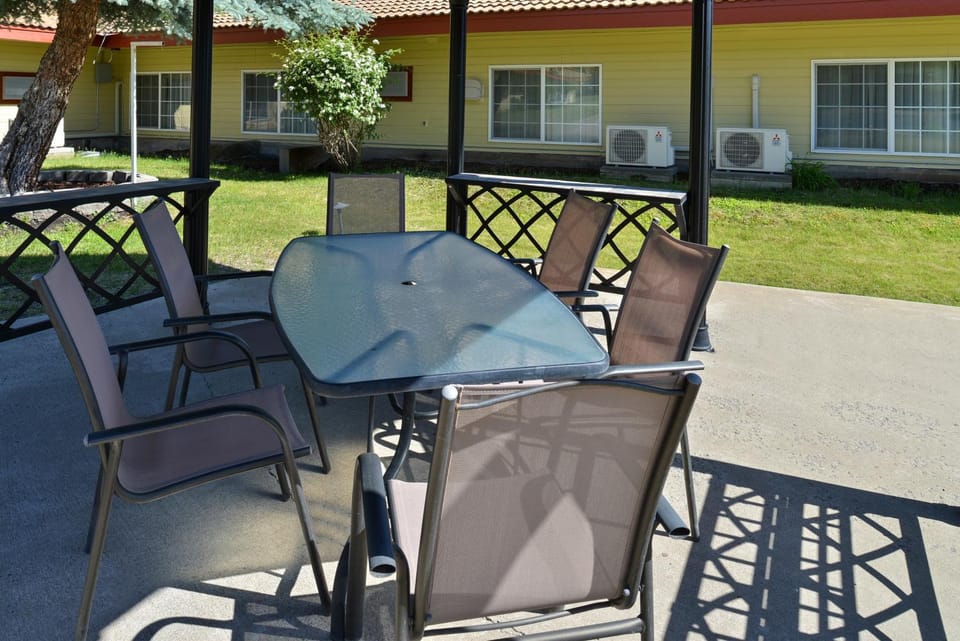 Patio, Day