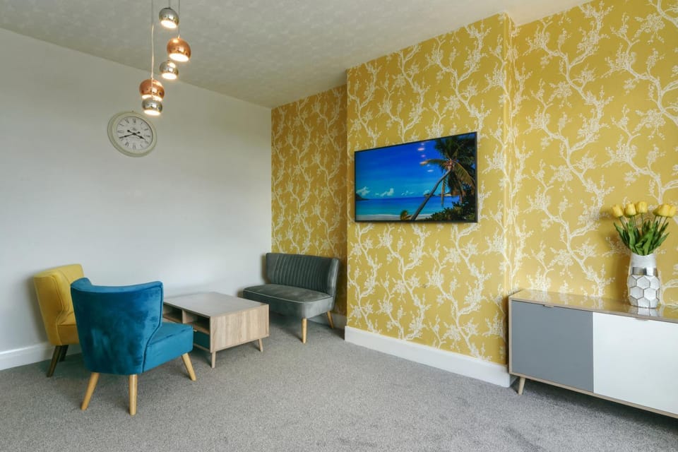 Communal lounge/ TV room