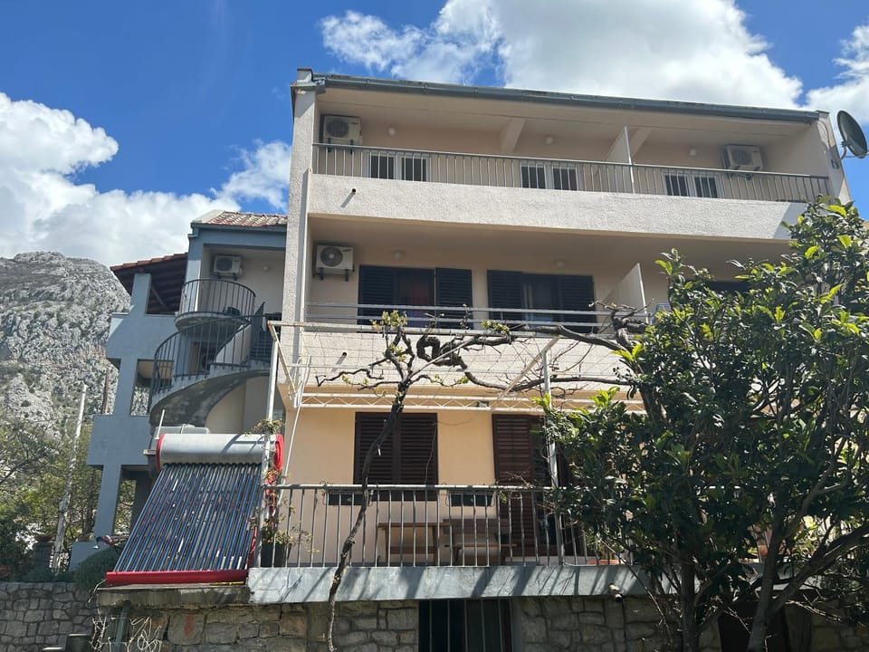 Property building, Day