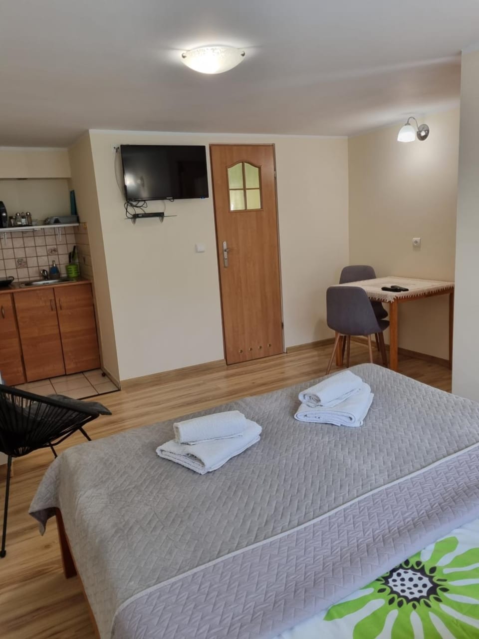 Pokój Kameralny z oddzielnym wejsciem- blisko PKP Apartment in Lower Silesian Voivodeship