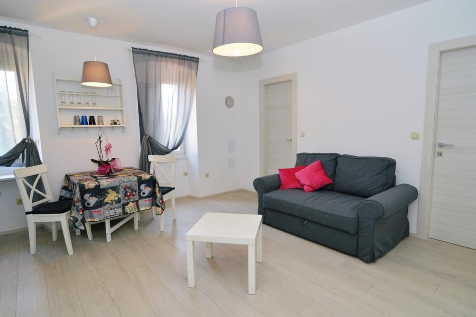 Bathroom, Kitchen or kitchenette, Living room, Seating area, Dining area, internet, air conditioner