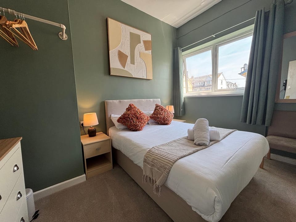 Three Palms Hotel Bed and Breakfast in Paignton