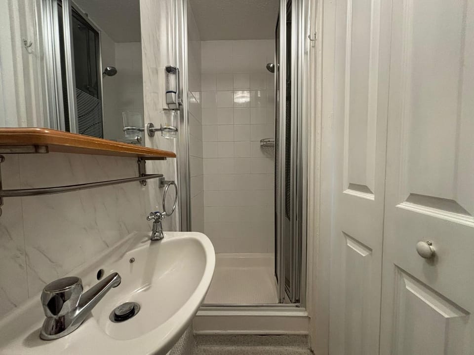 Three Palms Hotel Bed and Breakfast in Paignton