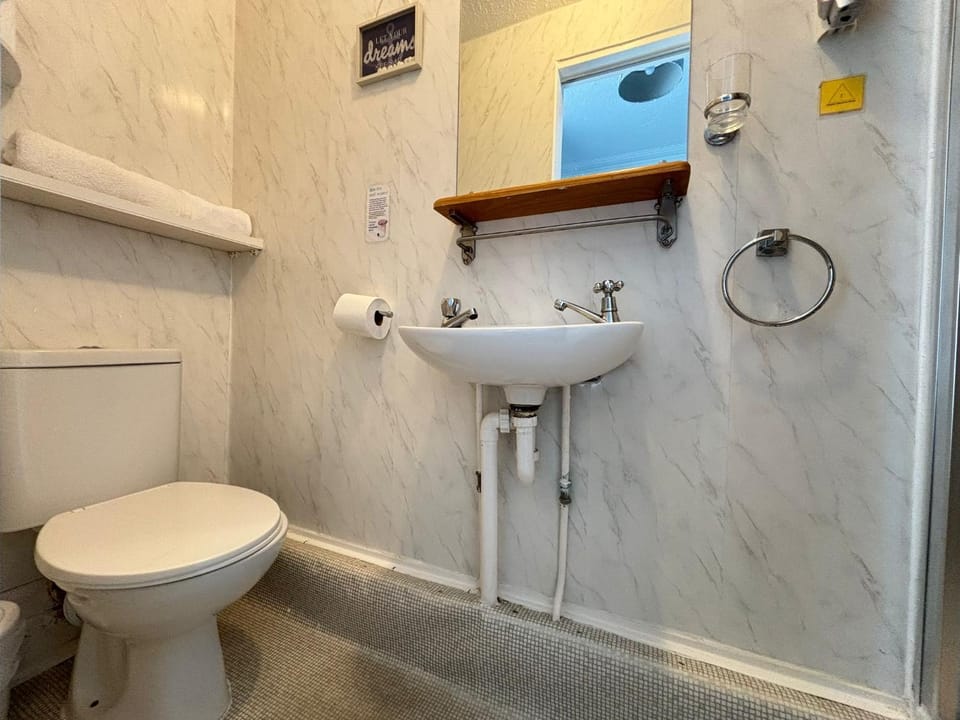 Three Palms Hotel Bed and Breakfast in Paignton