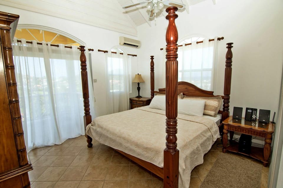 Paradise Cove Apartment in Caribbean