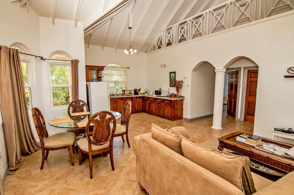 Paradise Cove Apartment in Caribbean