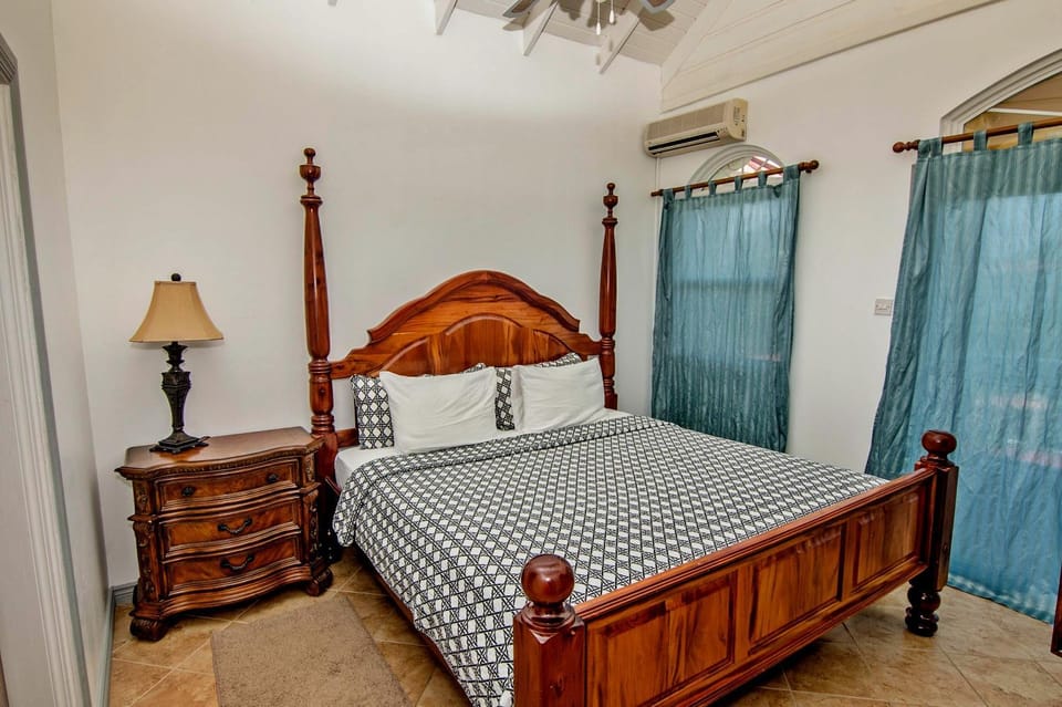 Paradise Cove Apartment in Caribbean