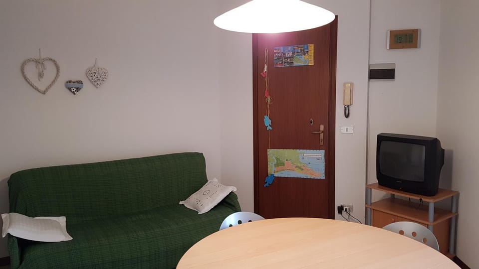 Living room, Area and facilities