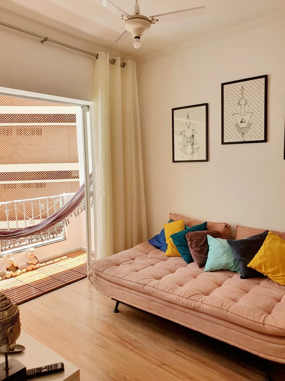 Bed, Living room