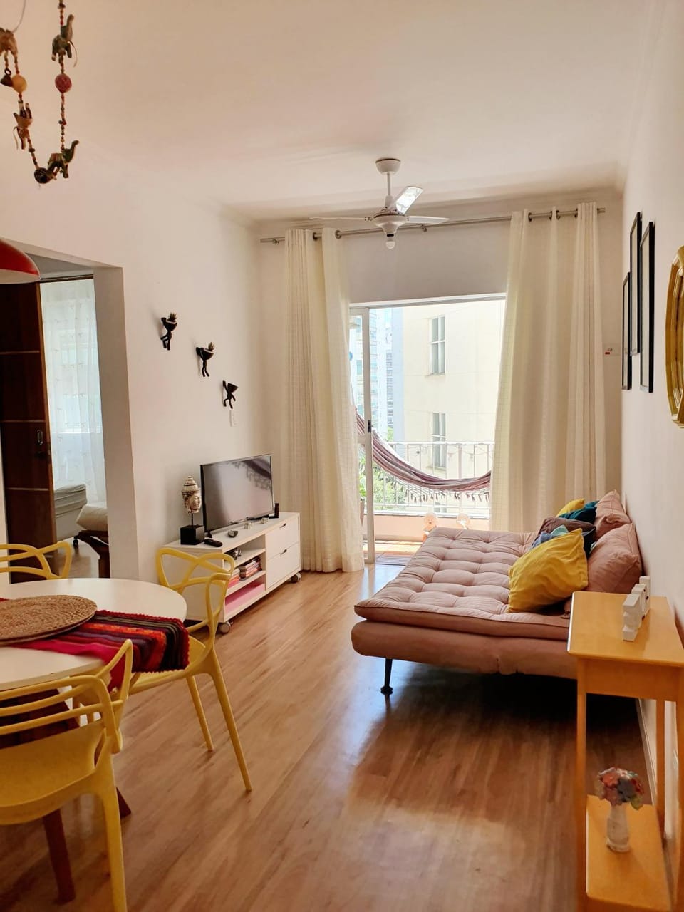 Communal lounge/ TV room, TV and multimedia, Living room
