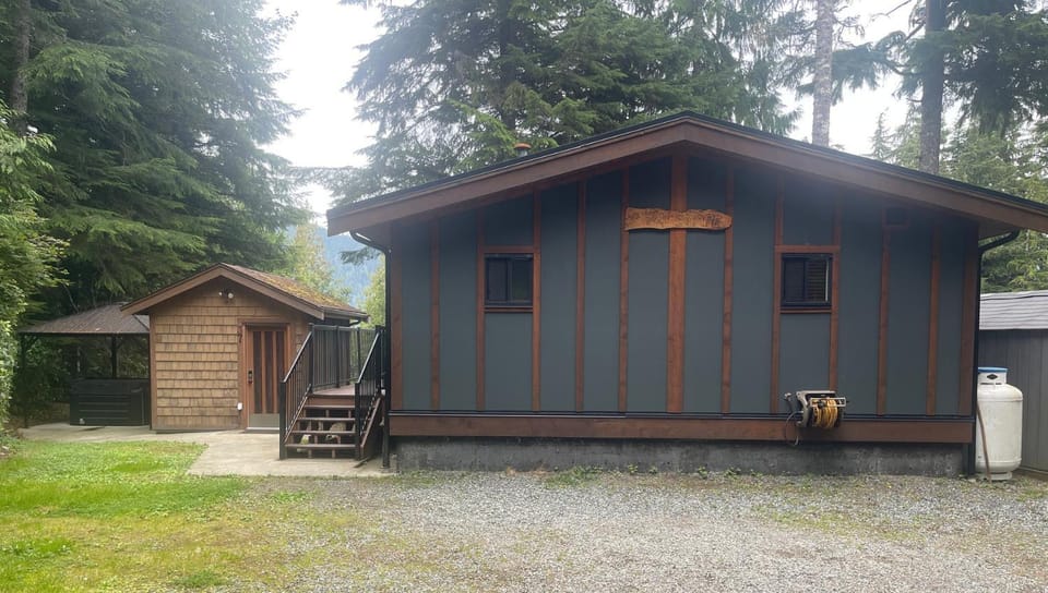 The Great Escape - Port Renfrew Country House in Cowichan Valley