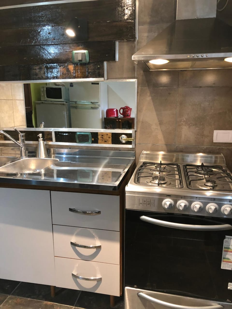 Kitchen or kitchenette