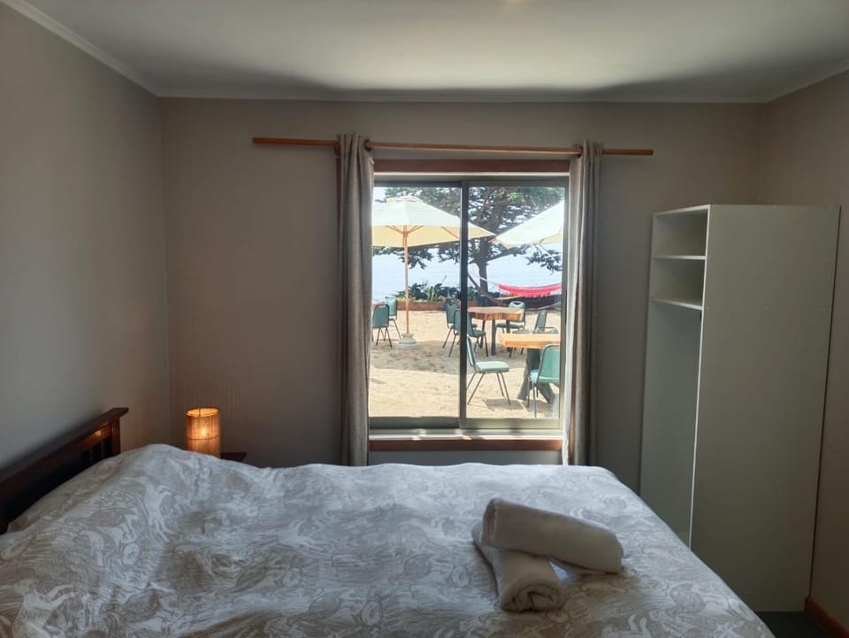 Bed, Bedroom, Sea view