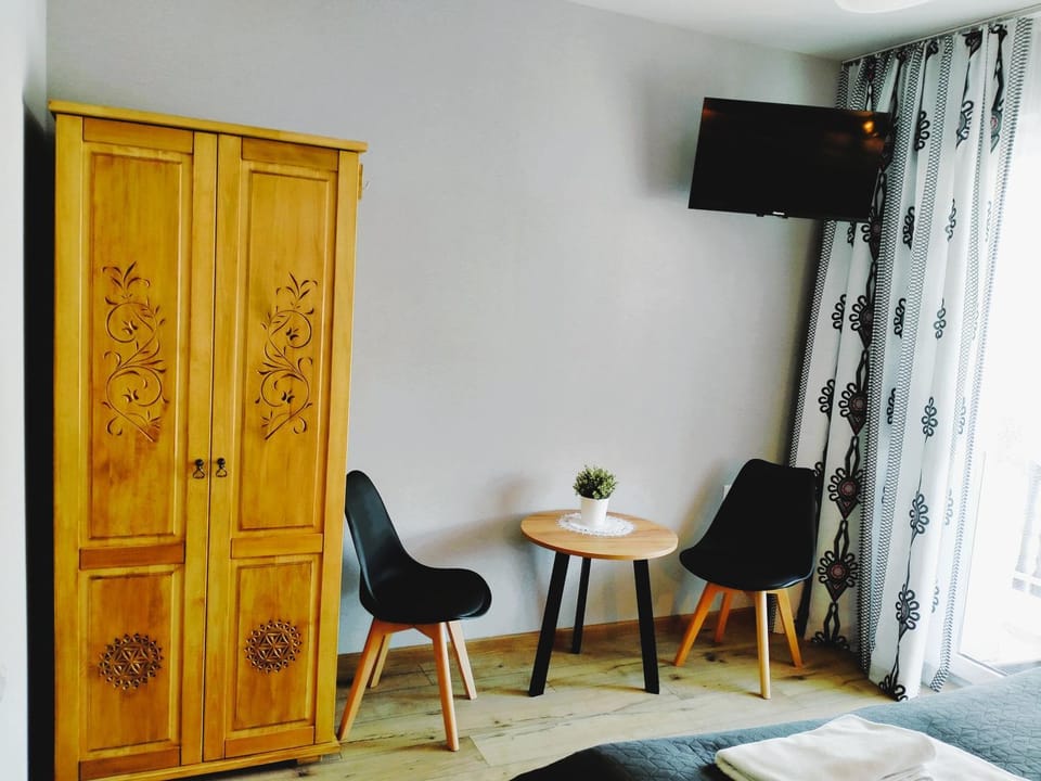 Seating area, wardrobe