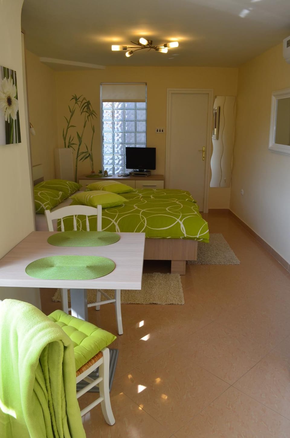 Bed, Living room, Dining area