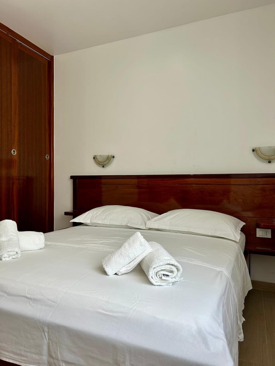 Bedroom, towels, wardrobe