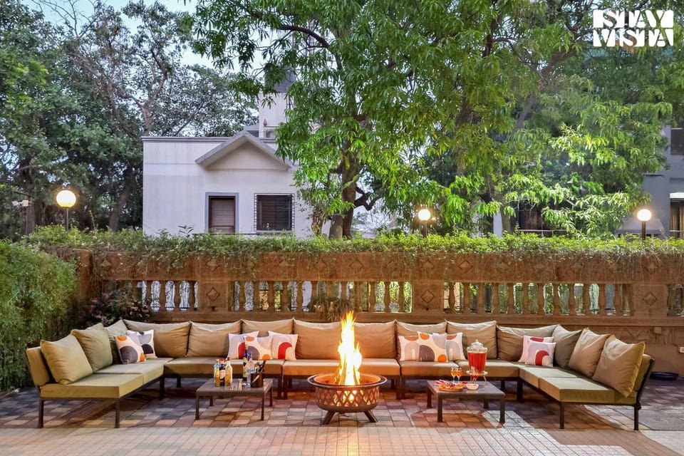 Activities, Seating area